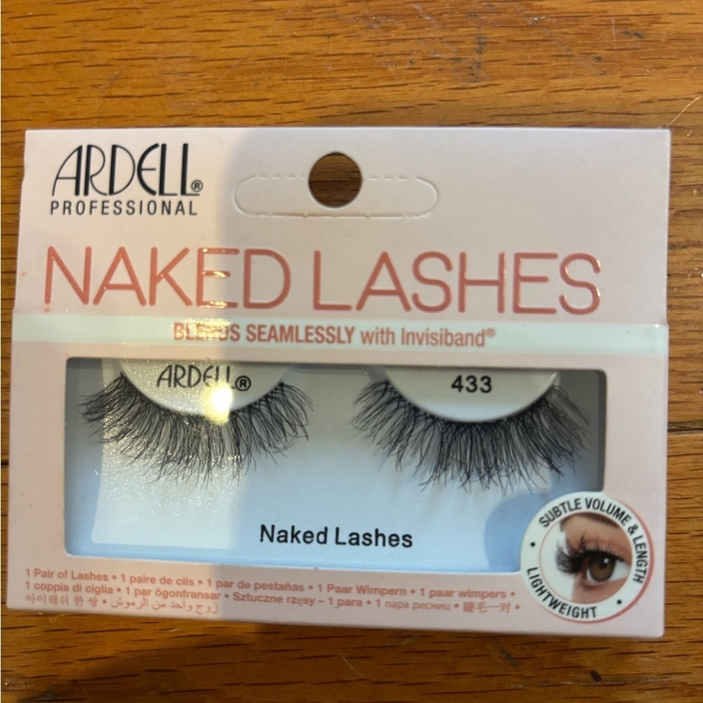 Ardell professional Naked Lashes 433 Blends Seamlessly With Invisiband